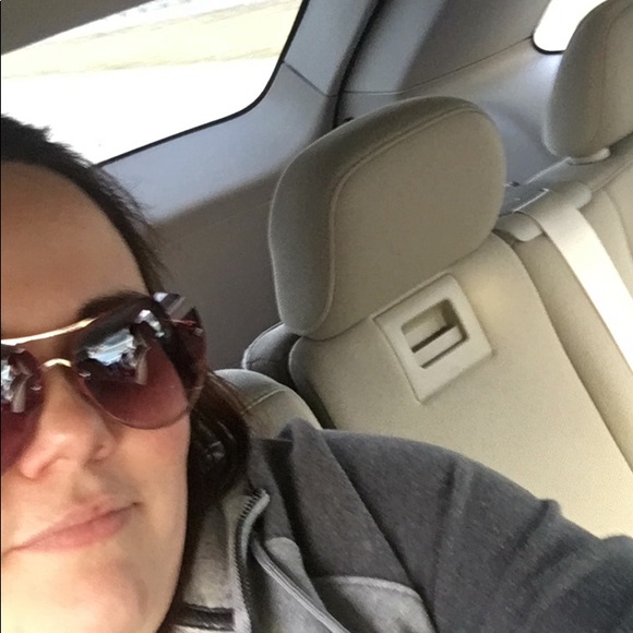 Meet your Posher, Cathy - Picture 1 of 1